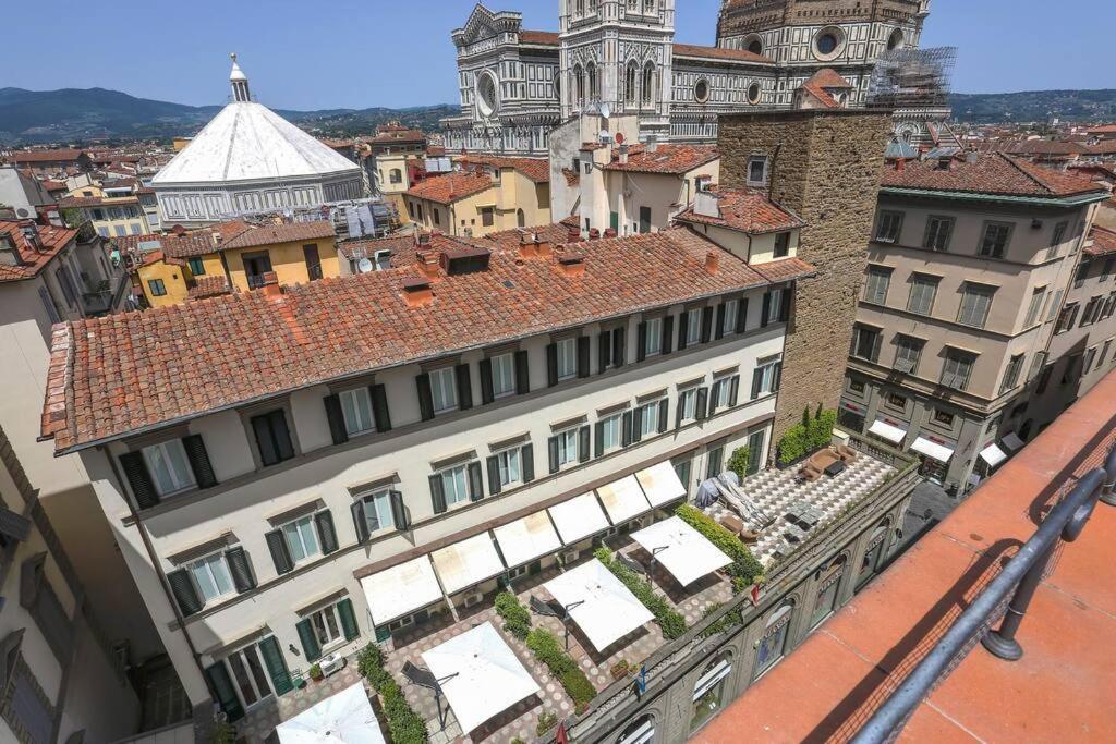 Next To The Duomo Of Florence, Raffaello, With Private Patio Apartment